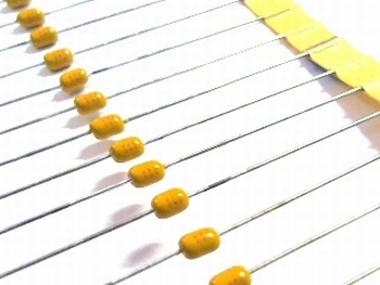 Axial ceramic capacitor 220nf