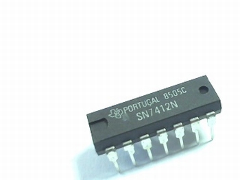 7412  3-Input NAND