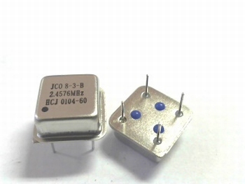 Quartz crystal oscillator 2,4576 mhz square