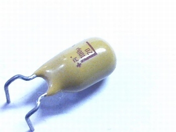 Tantal capacitor 100uF 20 volts