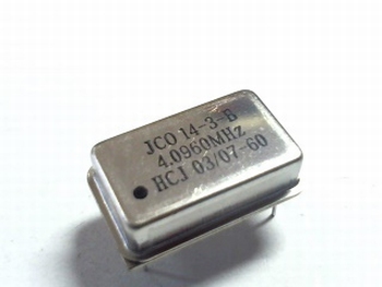 Quartz crystal oscillator 4.0960 mhz