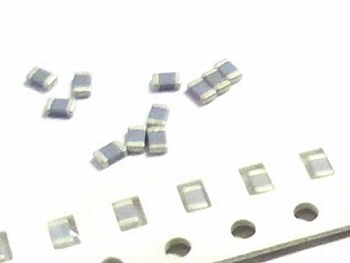 SMD keramische condensatoren 0805 - 0,68pF 10 stuks!