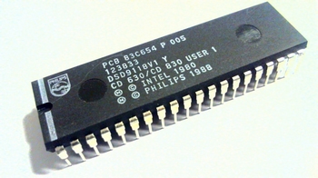 PCB83C654 - CMOS Single-Chip 8-Bit Microcontroller DIP40 PCB83C654 - CMOS Single-Chip 8-Bit Microcontroller DIP40
