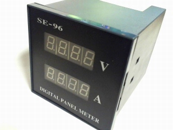 Digitale paneelmeter 5V DC en 5A  DC