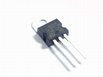 Voltage regulator 7824