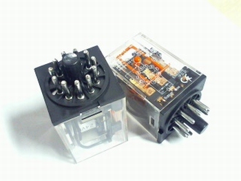 Relais Omron MK3PI-N 24 volt AC 3PDT