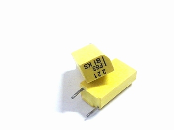 Styroflex condensator 221pF radiaal