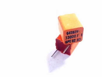 Styroflex condensator 33nF radiaal