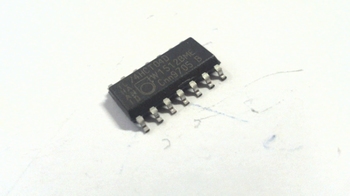 74HCT04D Hex Invertor SMD