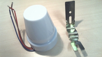 Light detection switch 230V 10A round