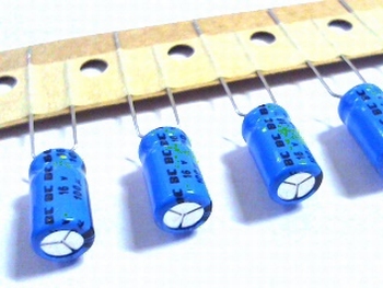 10 x electrolytic capacitors 100uf - 25 volts