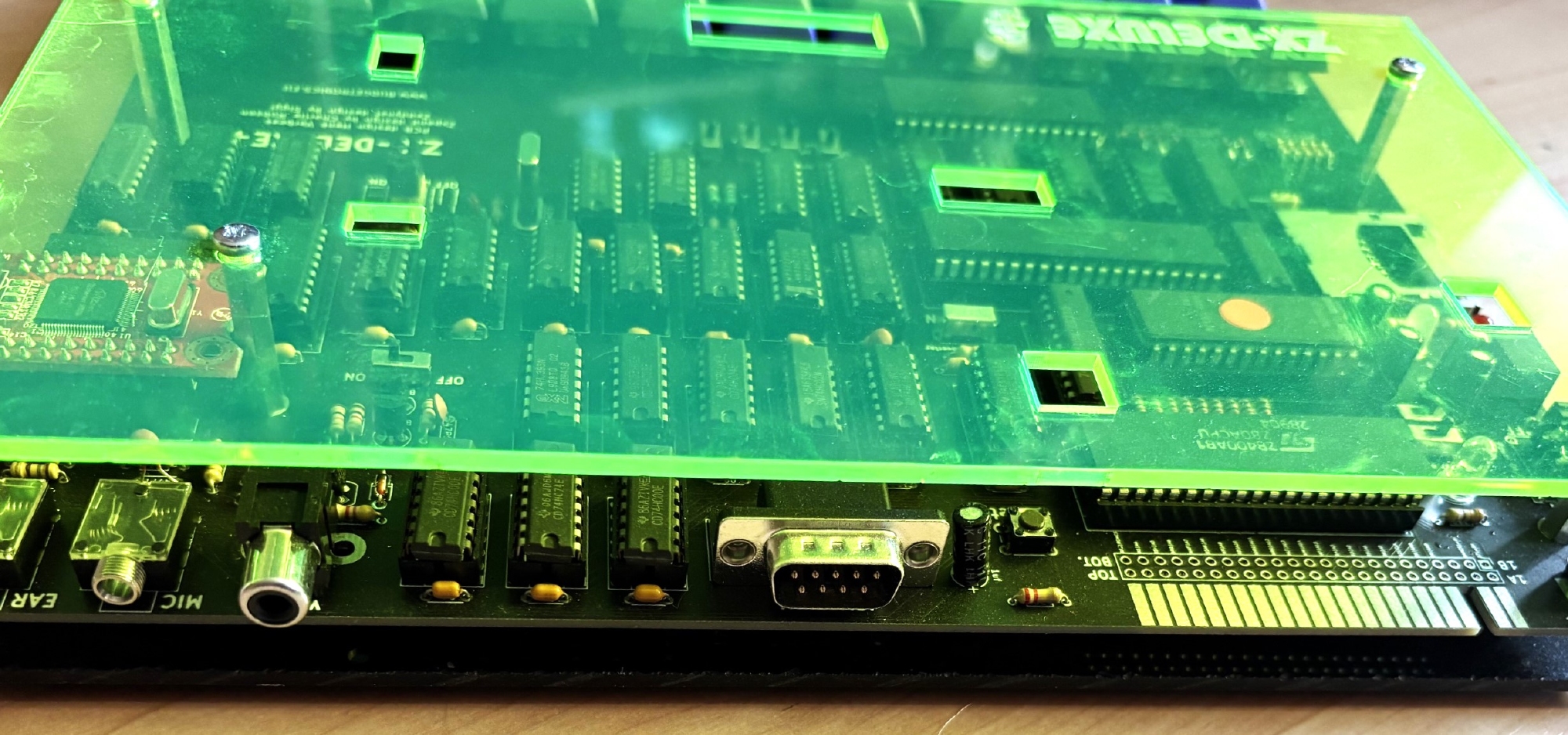 ZXDELUXE - ZX81 clone computer building kit with SD drive