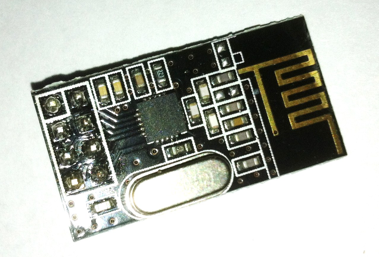 2,4 ghz transciever module voorkant